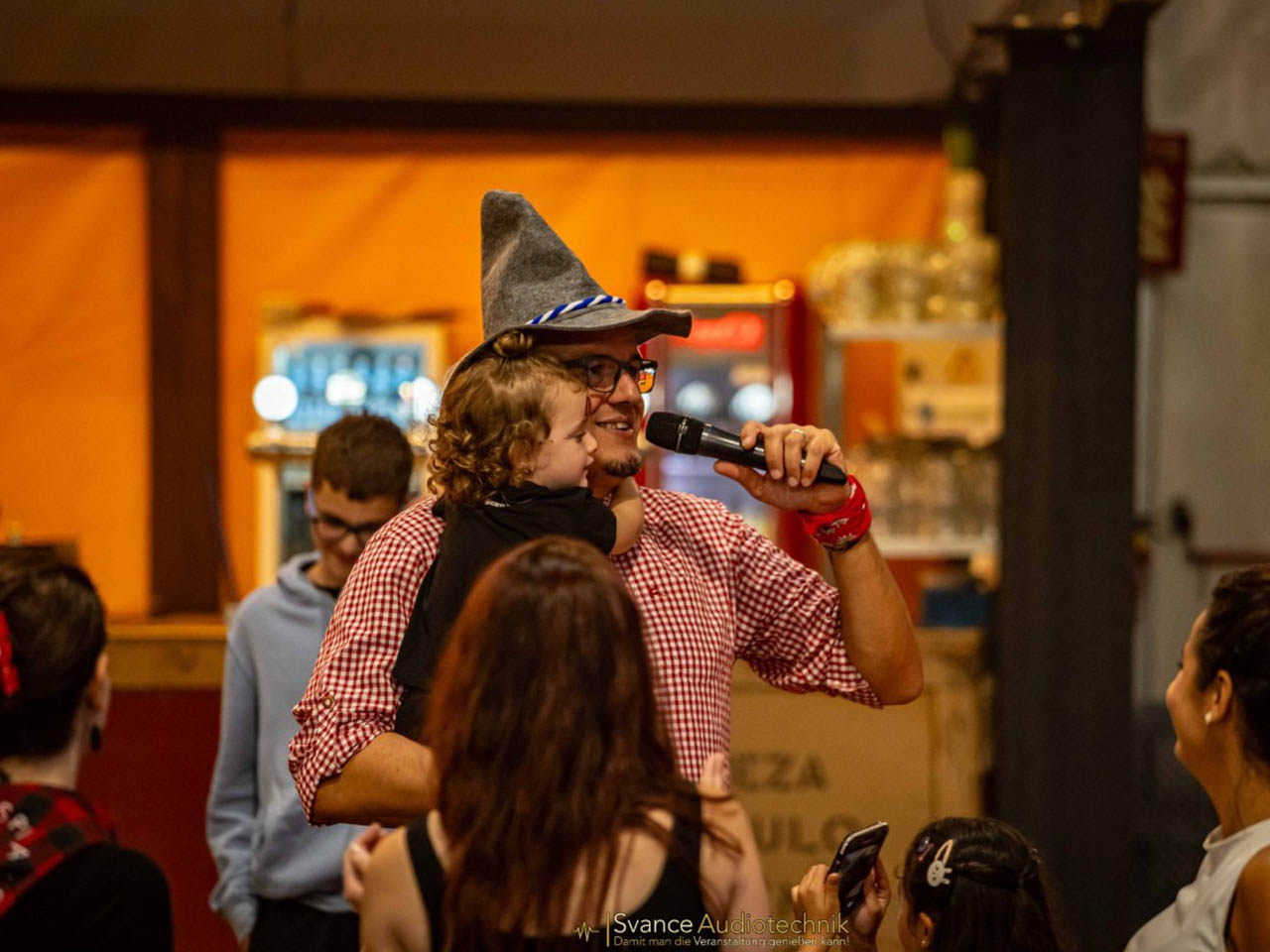 Babysitter beim Oktoberfest in Zaragoza (2025)